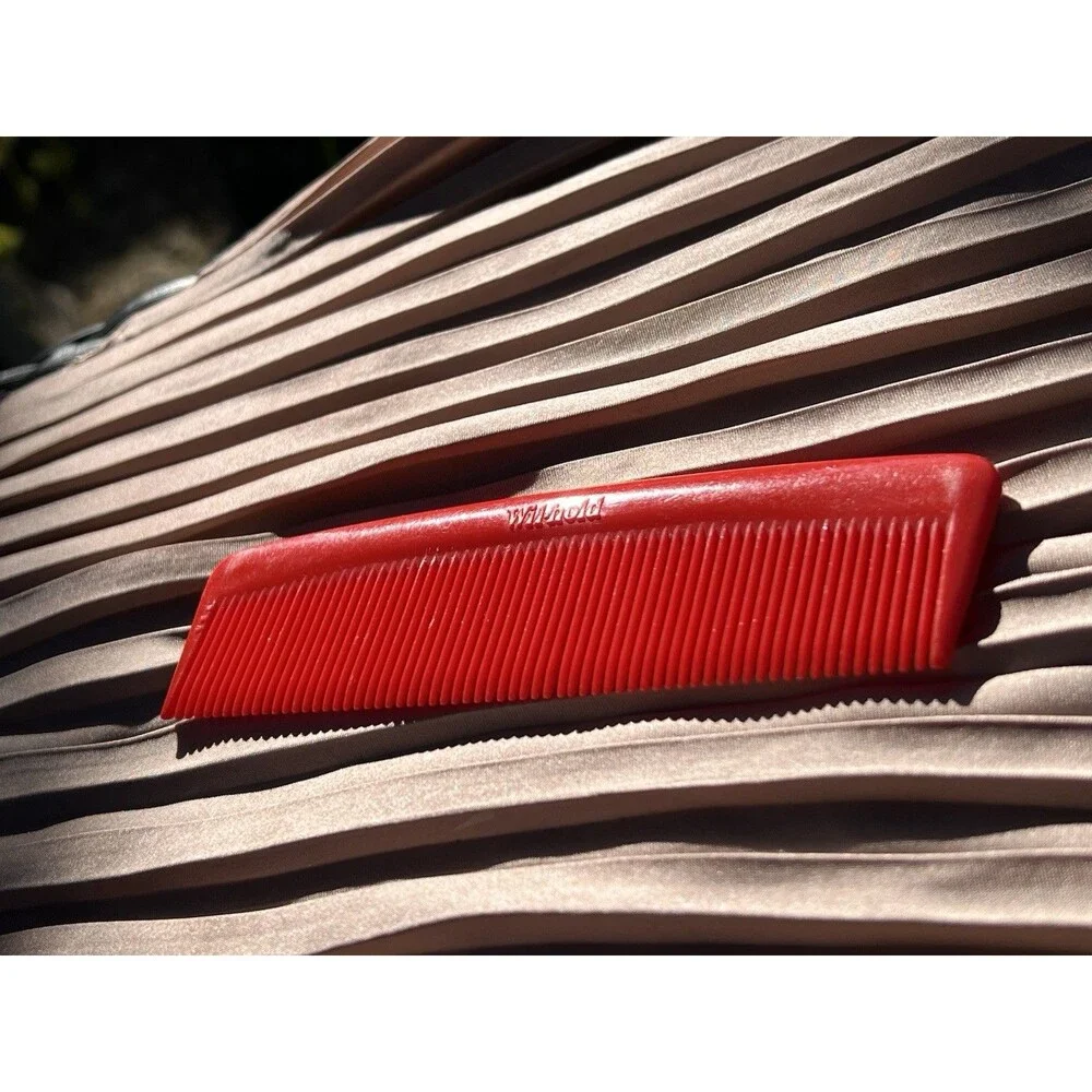 Vintage Wil-Hold Red Barber Comb￼